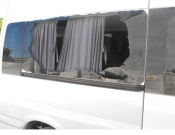 20090601_Settlers_assault_Palestinians_near_Kedumim_minibus.jpg