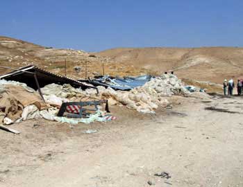Part of the ruins of the al-Farsiya village, in the Jordan Valley. Photo: ‘Atef Abu a-Rub, B'Tselem, 19 July 2010.