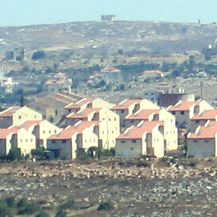 The illegal outpost Ofra. Photo: Yehezkel Lein, B'Tselem.