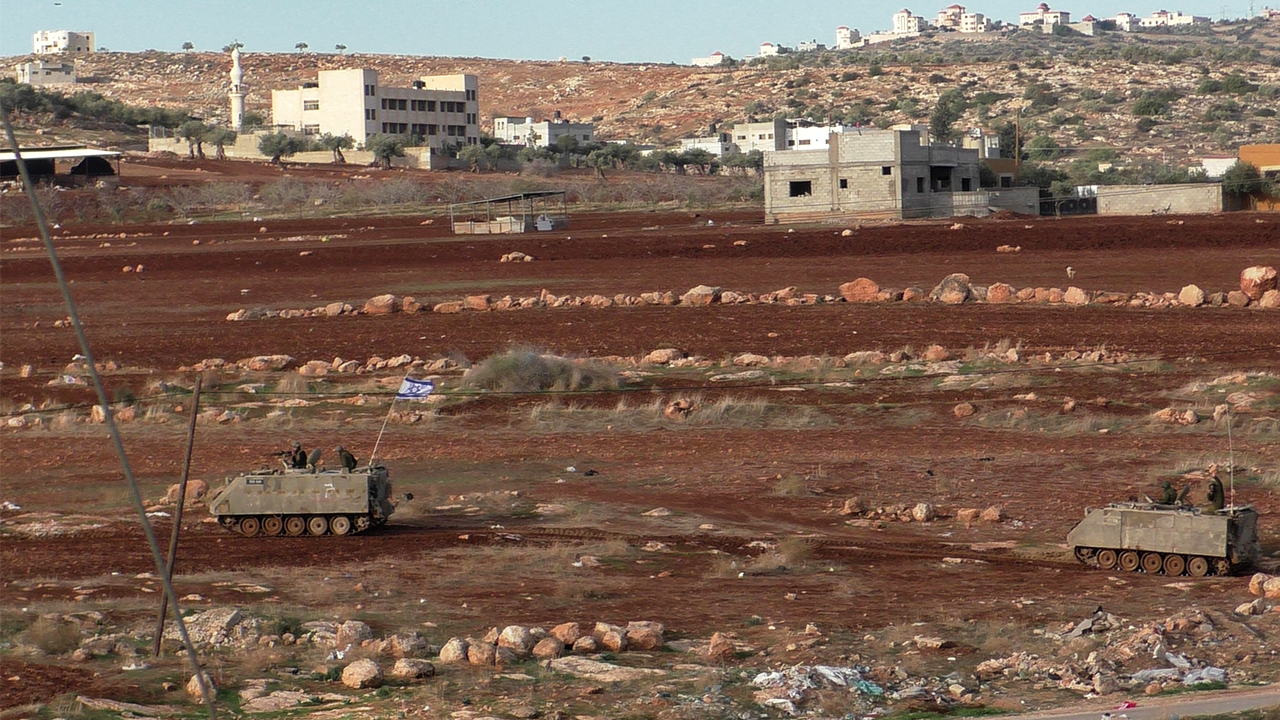 Military traning near al-'Aqabah. Photo by: ‘Aref Daraghmeh, 27 Dec. 2017