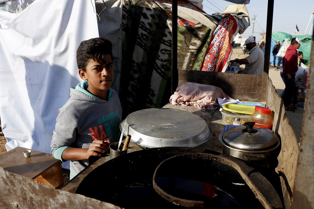 The protest tents in Khuza'a. Photo: Khaled al-'Azayzeh, B'Tselem, 9 April 2018