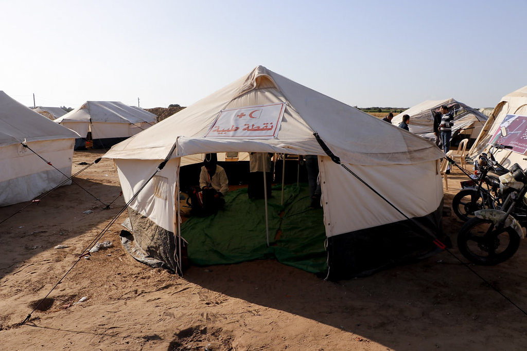 The protest tents in Khuza'a. Photo: Khaled al-'Azayzeh, B'Tselem, 9 April 2018