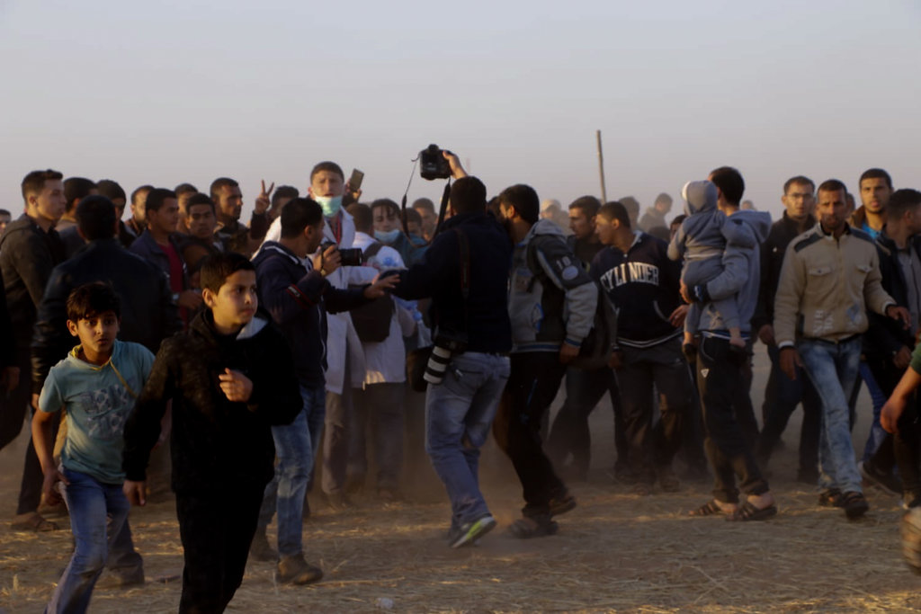 The protest tents in Khuza'a. Photo: Khaled al-'Azayzeh, B'Tselem, 9 April 2018