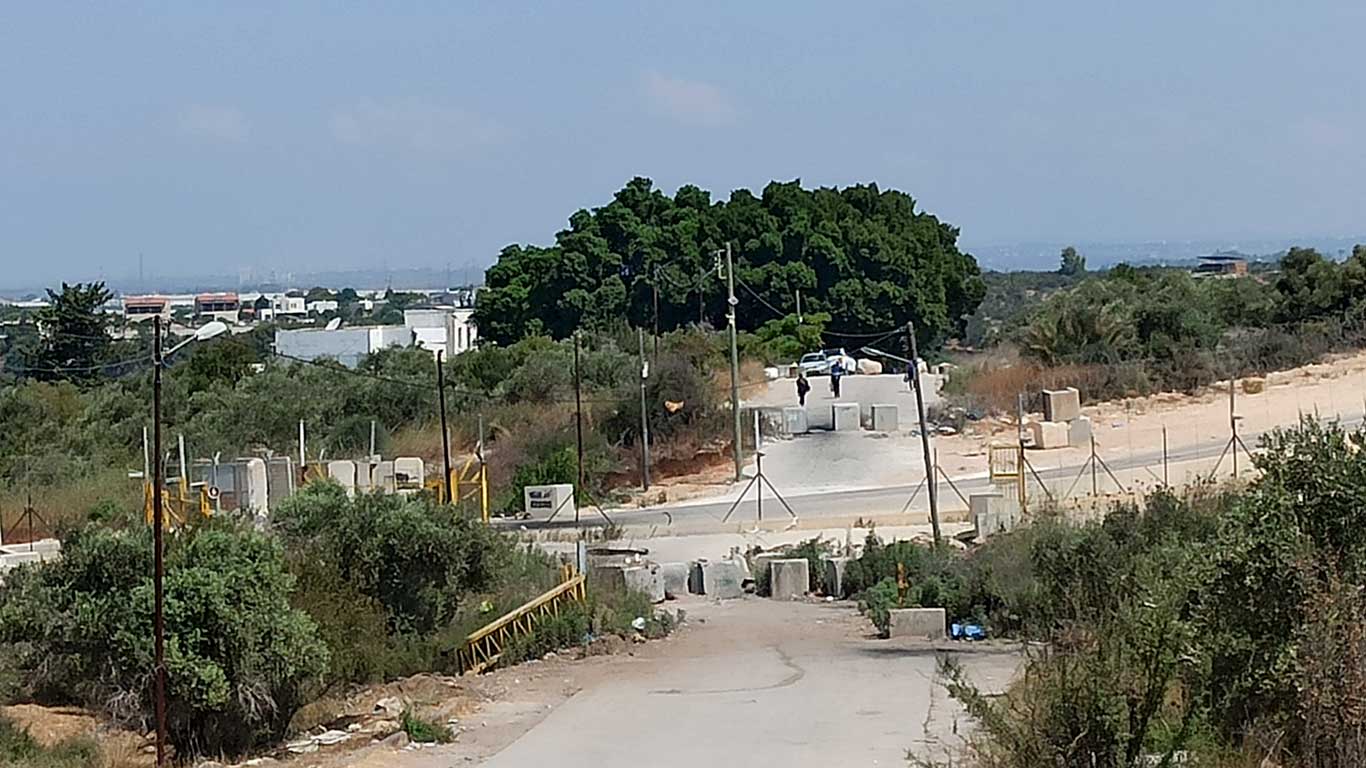 The agricultural gate next to which a protest was held, in which soldiers killed Nizar Abu Zeina. Photo by Abdulkarim Sadi, B’Tselem