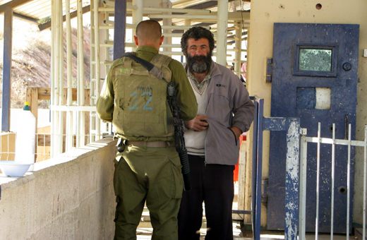 Tayasir Checkpoint, in the Jordan Valley. Photo: Keren Manor, 26 December 2010, Activestills.org.