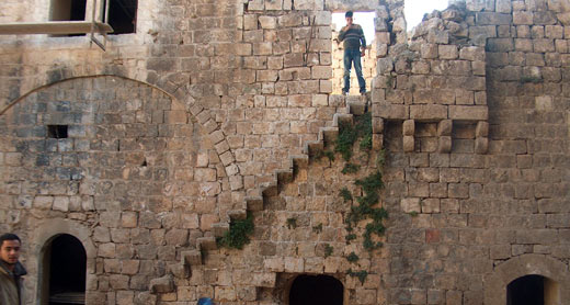 Entrance where Wahib a-Dik had stood in the restored building. Photo by ‘Abd al-Karim Sa'adi, B’Tselem Entrance where Wahib a-Dik had stood in the restored building. Photo by ‘Abd al-Karim Sa'adi, B’Tselem