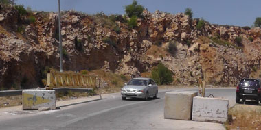 Section of road linking &lsquo;Ein Yabrud to Route 60 opened to Palestinian traffic. Photo: Iyad Hadad, B'Tselem, 7 May 2012