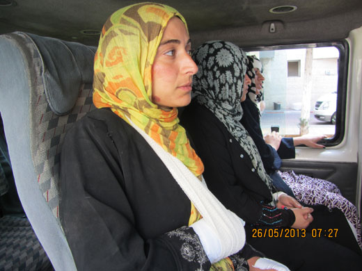 Left to right: Lena, Oumamah and Najlaa ‘Awad on day of incident. Photo: Iyad Hadad, B’Tselem. Left to right: Lena, Oumamah and Najlaa ‘Awad on day of incident. Photo: Iyad Hadad, B’Tselem.