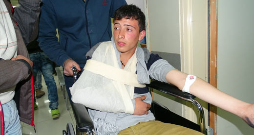 Yazan Mazlum in the hospital. Photo: Iyad Hadad, B'Tselem,13 Dec. 2015