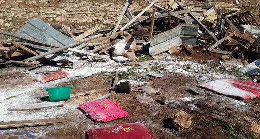 Demolitions in the Abu a-Nuwar community. Photo: Mus'ab 'Abbas, 27 Jan 2016