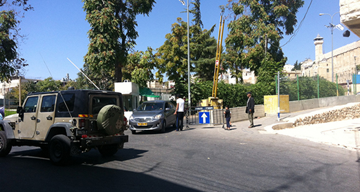 Bakery Checkpoint. Located at the main entrance to a-Salaimeh neighborhood, leads to Tomb of the Patriarchs. Photo by Rima Issa, B’Tselem, 5 October 2016. Officers at the checkpoint have not allowed Palestinians passage through the broad, paved part of the street since the beginning of 2015. See video footage. Bakery Checkpoint. Located at the main entrance to a-Salaimeh neighborhood, leads to Tomb of the Patriarchs. Photo by Rima Issa, B’Tselem, 5 October 2016. Officers at the checkpoint have not allowed Palestinians passage through the broad, paved part of the street since the beginning of 2015. See video footage.