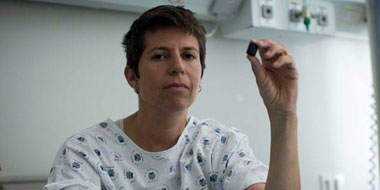 Sarit Michaeli at the hospital. Photo: Oren Ziv, Activestills.org