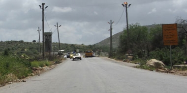 The &lsquo;Anabta/Einav checkpoint and adjacent guard tower. Photo: 'Abd al-Karim Sa'adi, 4 April 2013.