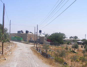 Houses in the village of a-Nabi Samwil. Photos: Kareem Jubran, B'Tselem, 30.6.08.