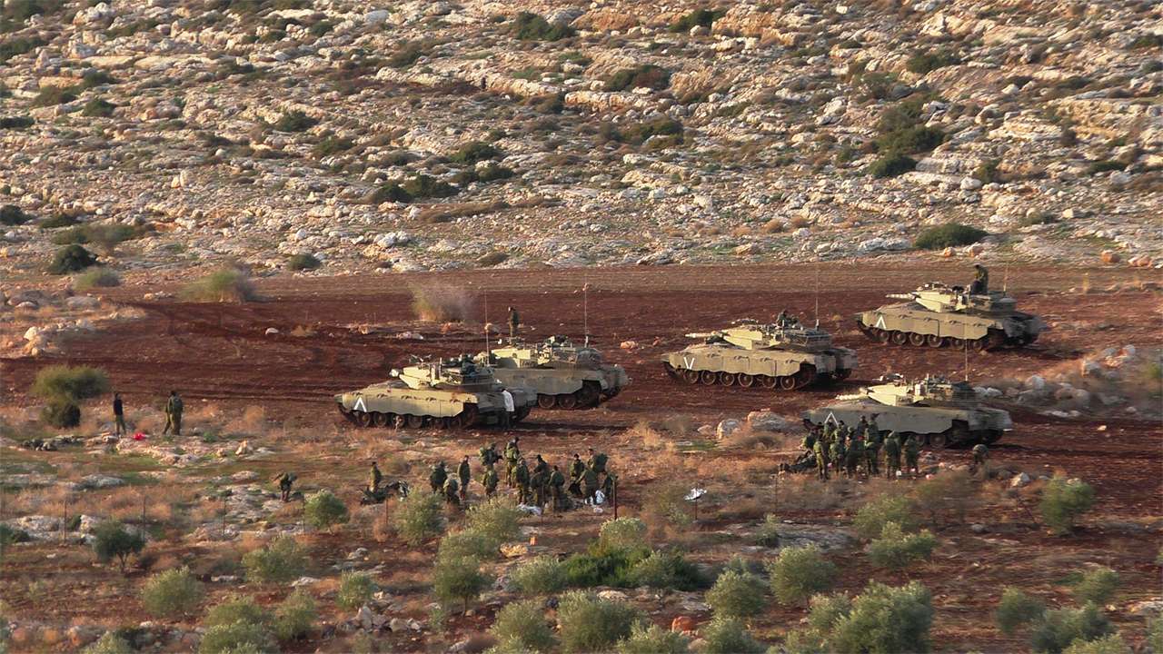 אימון טנקים בבקעת הירדן. צילום: עארף דראר'מה, בצלם, 27.12.17
