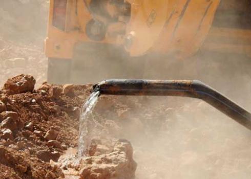 השחתת צינור המים. צילום: עיד הזאלין