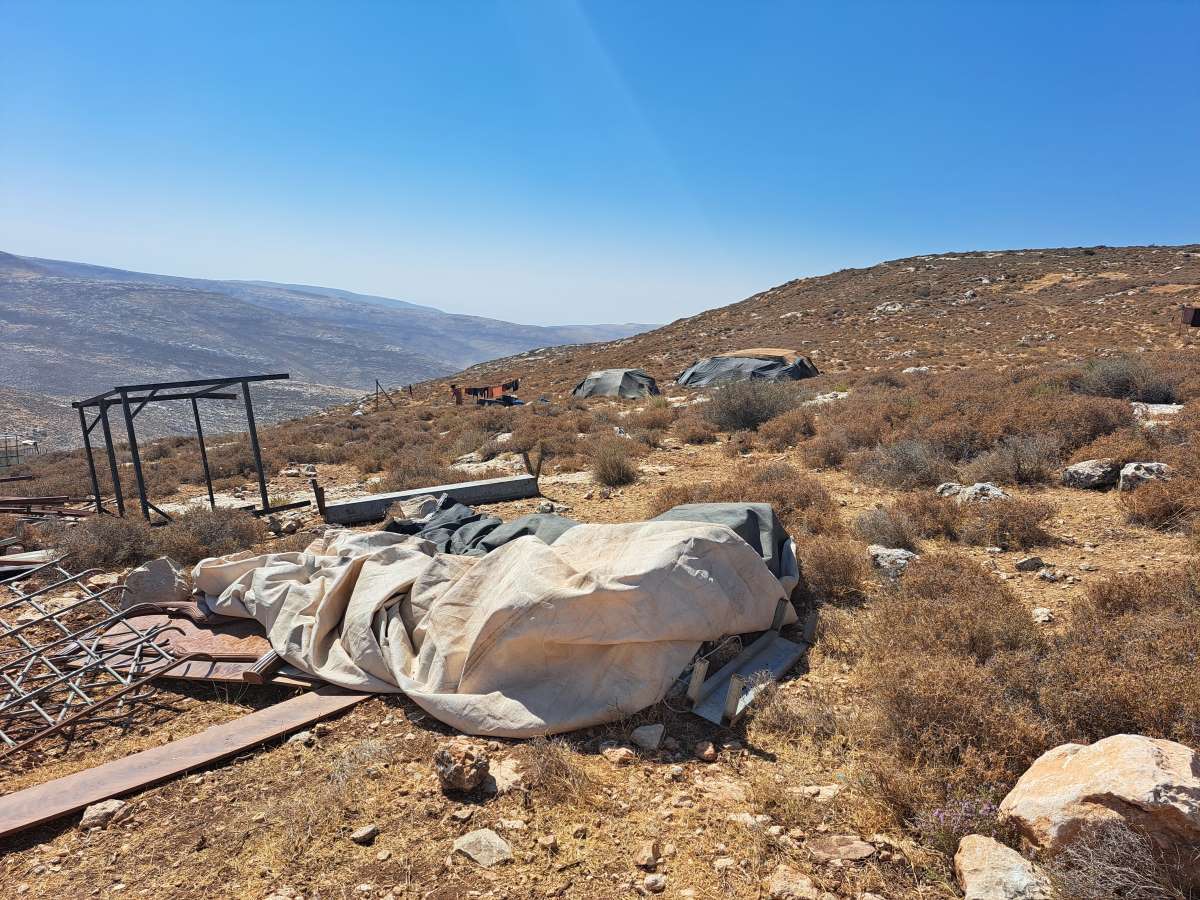 The dismantling of Ras a-Tin community. Photo by Iyad Hadad, B'Tselem, 18 July 2022