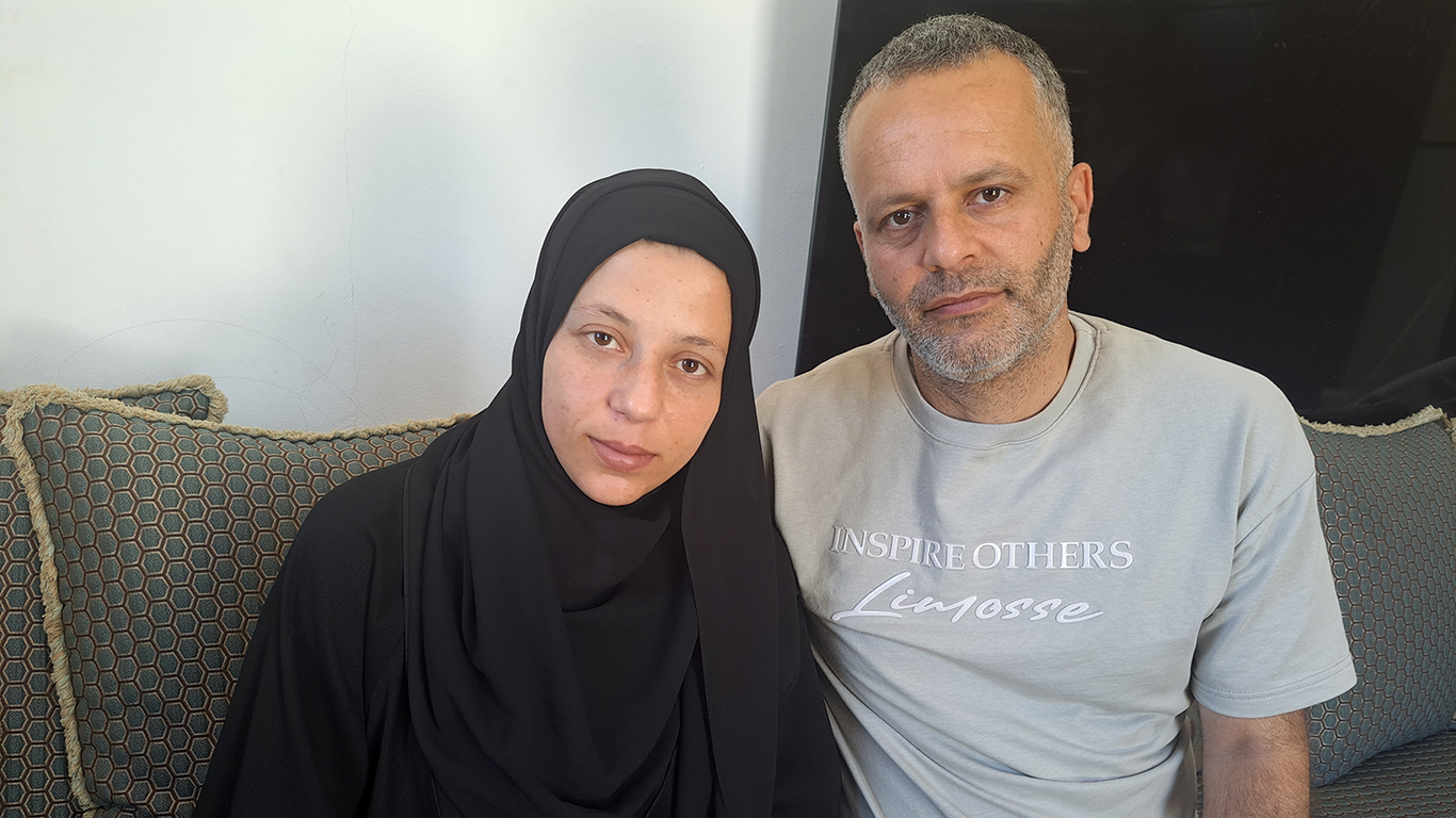 Marwah and Haitham Tamimi, Muhammad's parents. Photo by Iyad Hadad, B'Tselem, 12 June 2023