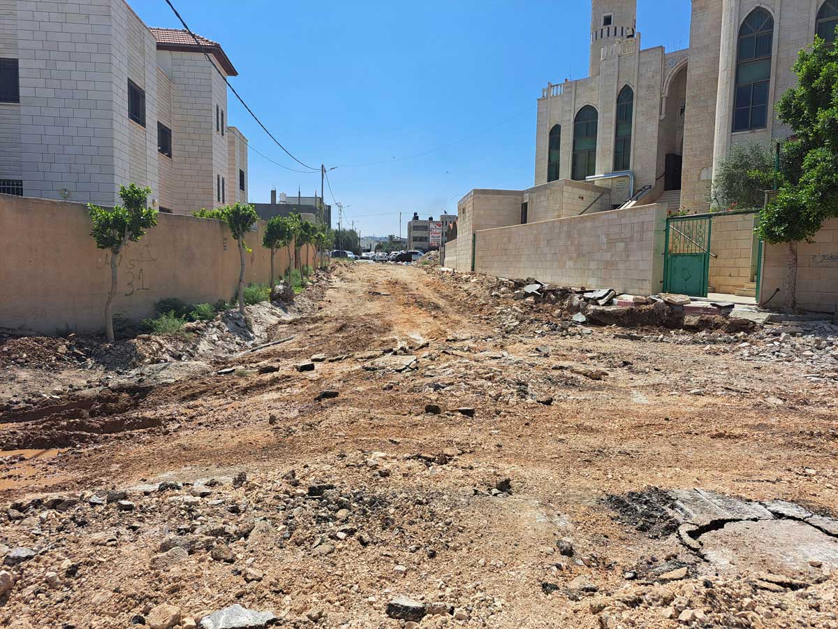 רחוב במחנה הפליטים ג'נין לאחר נסיגת הכוחות הישראליים. צילום: עבד אל-כרים סעדי, בצלם