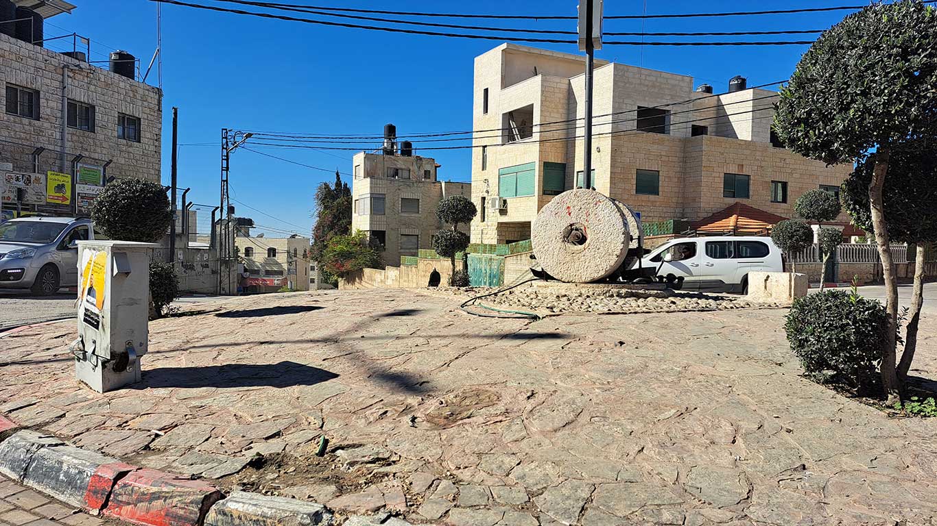 כיכר אל-מדארס בביתוניא. צילום: איאד חדאד, בצלם, 29.11.23