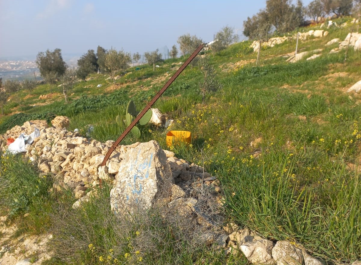 Part of the fence vandalized by the settlers. Photo courtesy of the landowner. 