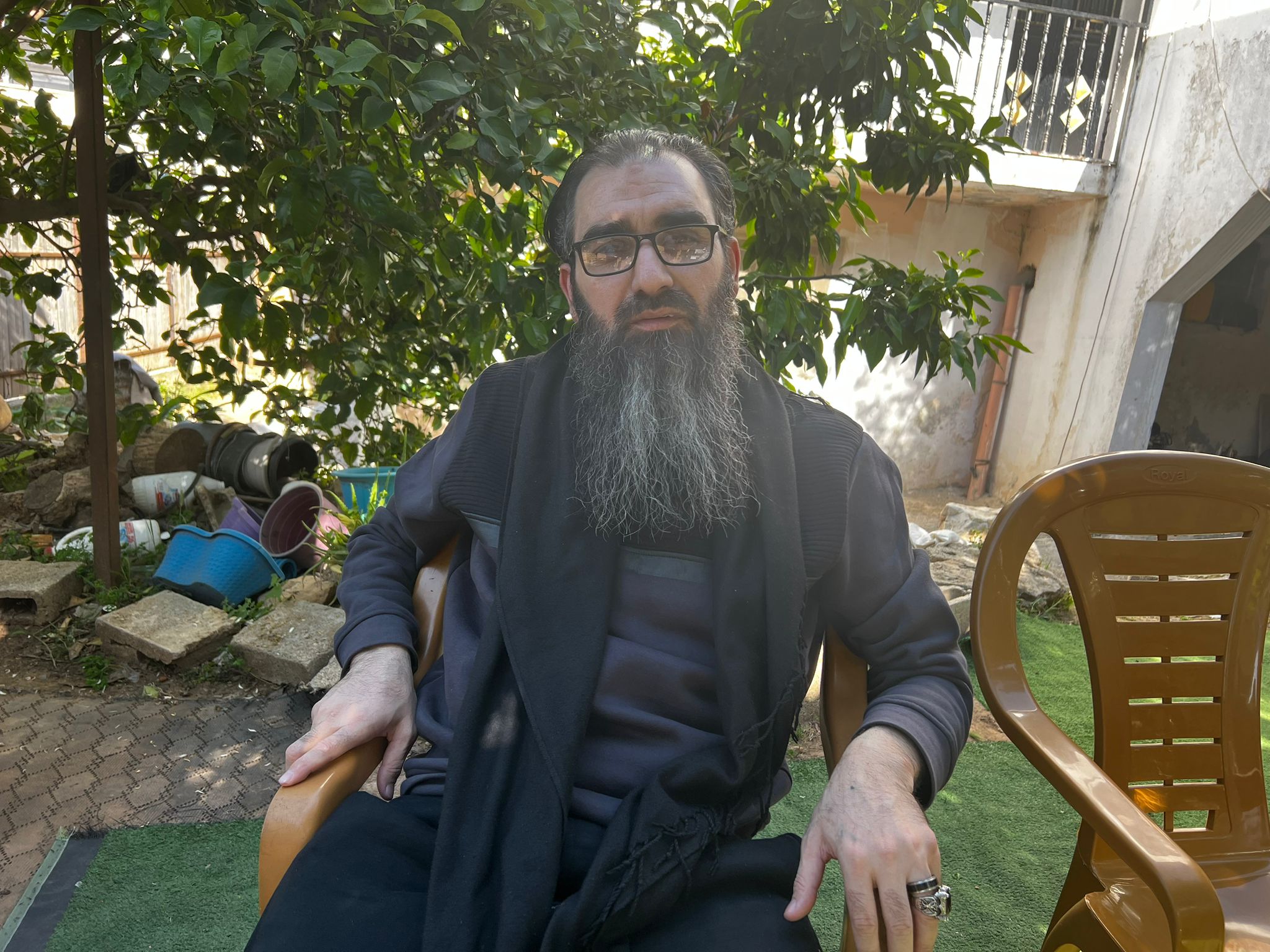 Thaer Halahleh afer his release. Photo: Basel al-Adrah, B’Tselem, 18 April 2024
