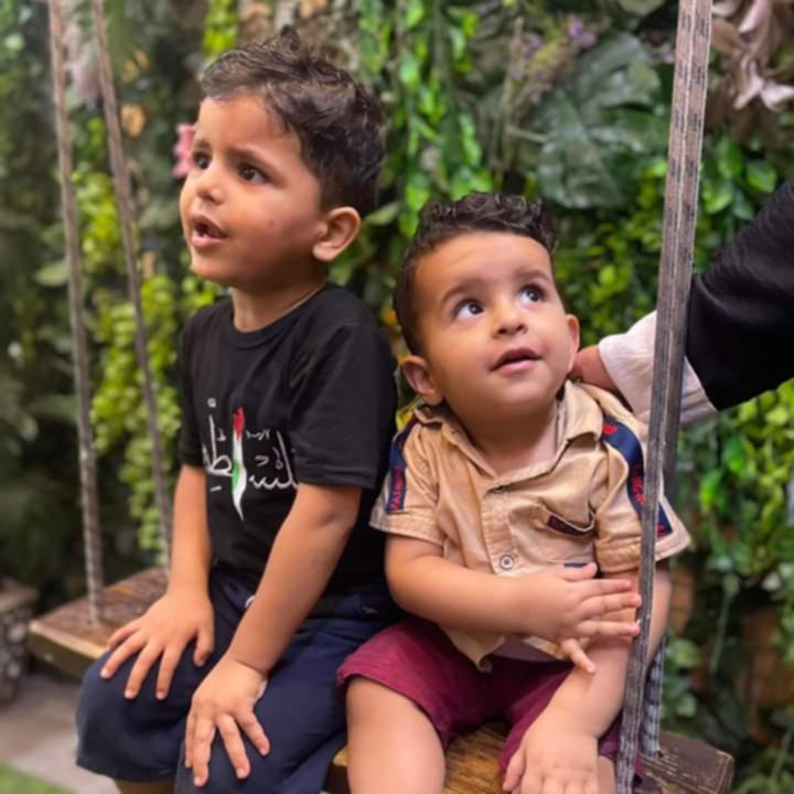 معين وعماد، طفلا جيهان سويلم ـ عويضة، اللذان قُتلا جراء القصف يوم 16.11.23. الصورة قدمتها العائلة مشكورة. 