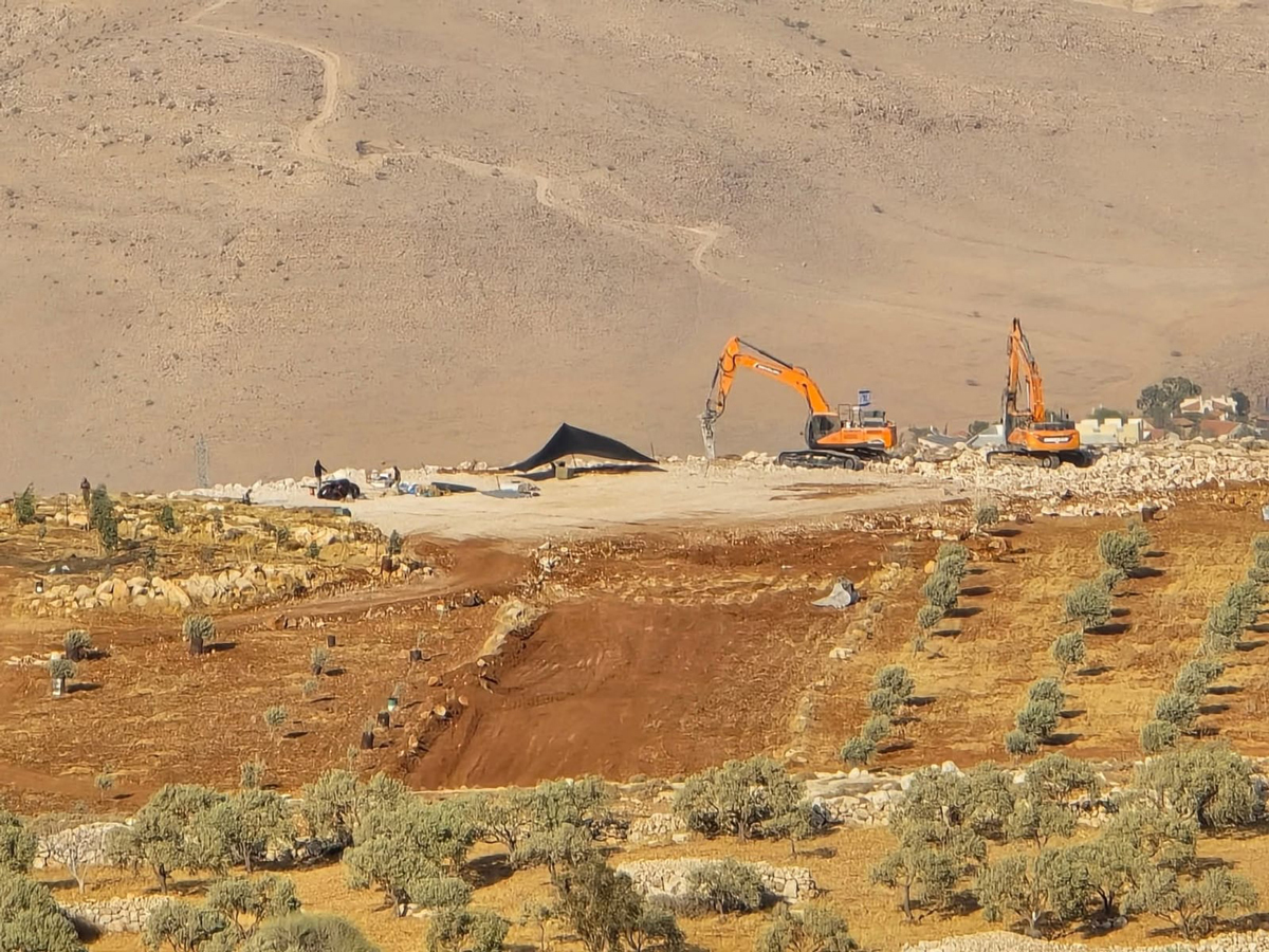 Earthworks for the establishment of the Giborey David outpost. Photo: Salma a-Deb'i, B'Tselem