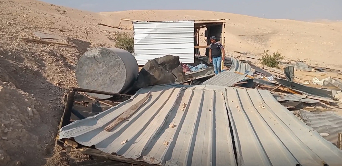 أحد المباني التي هدمها المستوطنون. صورة قدمها السكان مشكورين