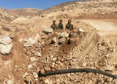 השחתת דרך וקו מים במסאפר יטא. צילום: נסר א-נוואג'עה, בצלם, 23.6.21