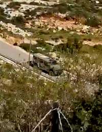 רכב צבאי עומד בכניסה לג'אלוד במהלך התקפת המתנחלים. התמונה באדיבות התושבים