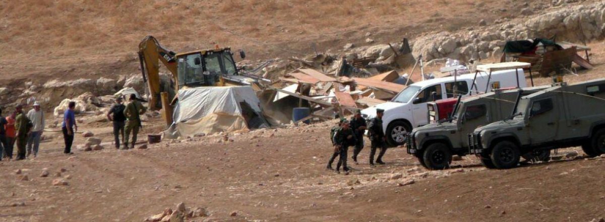 Demolition of a structure in the village of ‘Ein al-Meyteh in the Jordan Valley, 5 August, 2015. Photo by ‘Aref Daraghmeh, B’Tselem.