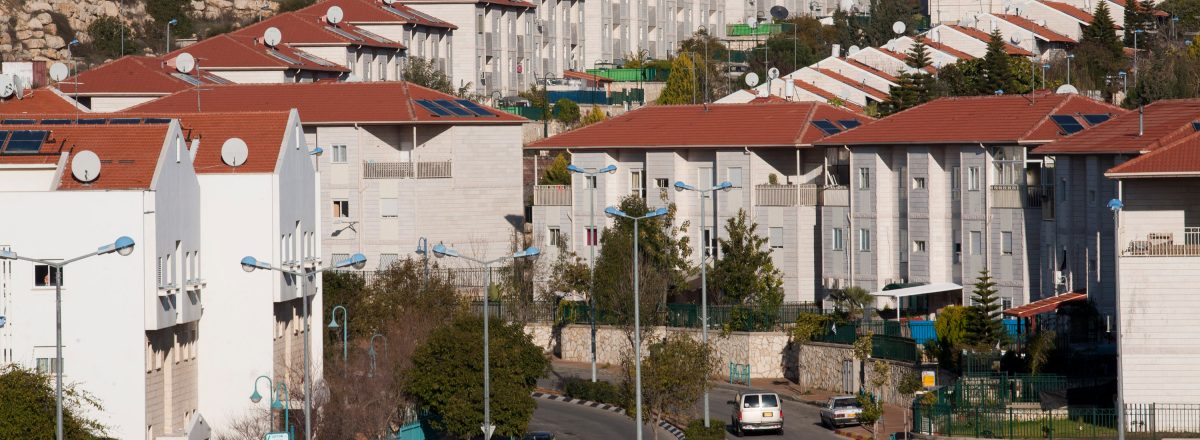 مستوطنة ارييل. تصوير: كيرين مانور ، Activestills.org ،27.3.12