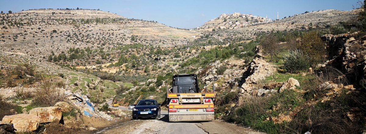 The narrow, winding road that runs through Wadi Kafr Ni’ma. Photo by Iyad Hadad, B’Tselem, 10 December 2018