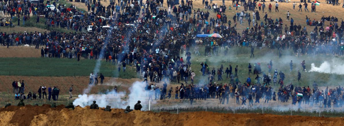 'Return March’ protests near Gaza fence, 30 March 2018. Photo by Amir Cohen, Reuters