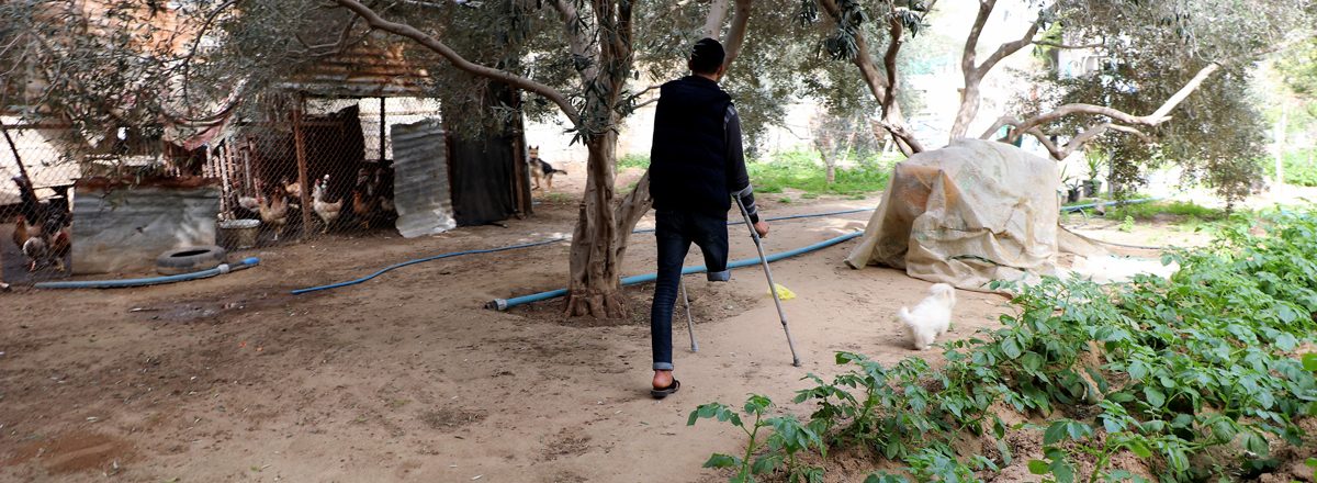 Mahmoud al-Hawajri in his Yard. Photo by Khaled al-‘Azayzeh, B'Tselem, 27 January 2019