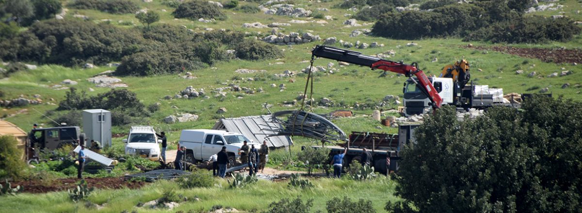 The confiscation this morning in Khirbet Ibziq.  Photo by 'Aref Daraghmeh, B'Tselem, 26 March 2020