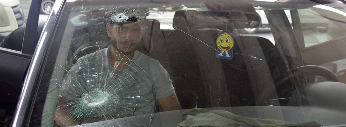 ‘Iz a-Din a-Sha’ar in his cousin Abdallah’s car. Photo by Salma a-Deb’i, B’Tselem, 10 August 2020