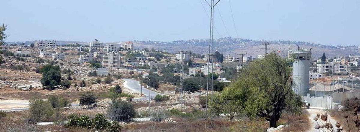 A watchtower erected by the military at one of the entrances to the town of Silwad. Photo by Iyad Hadad, B’Tselem, 27 Aug. 2016