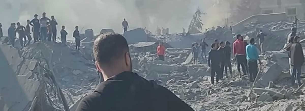 The site of the bombing in the neighborhood of a-Shuja'iyeh, Gaza city. Footage by Al Jazeera, 2 Dec. 2023
