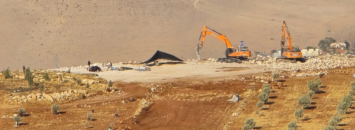 העבודות להקמת המאחז "חוות גיבורי דוד", מצפון-מזרח לכפר דומא. צילום: סלמא א-דיבעי, בצלם