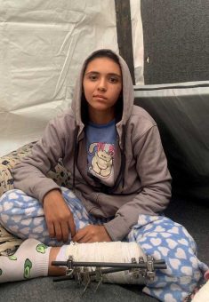 Nihal a-Najar in her family’s tent in the DIP camp in Khan Yunis. Photo: Olfat al-Kurd, 24 Dec. 2023 