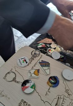 جزء من بضاعة بدر التميمي قام الجنود بإتلافه. تصوير:  منال الجعبري، بتسيلم، 12.7.24 