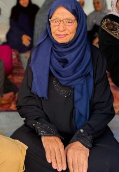 عزيزة قشطة في المواصي. صورة قدمتها هي مشكورة