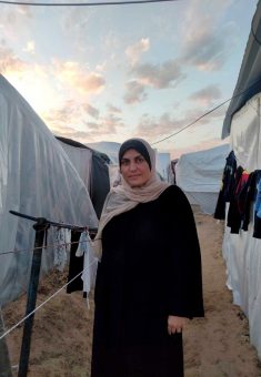 Ghadah Abu Tabikh at the displaced persons’ camp in Khan Yunis. Photo: Olfat al-Kurd, B’Tselem 