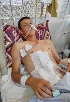 עיסא מאדי, בבית חולים שדה של הצלב האדום. התמונה באדיבות העד