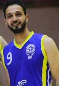محمد شعلان في ملعب كرة السلة. صورة قدمتها الشاهدة مشكورة