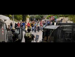 قوات الامن الاسرائيلية تفرق مظاهرة في قرية النبي صالح, 21.5.2010. تصوير: اورن زيف, activestills.org,