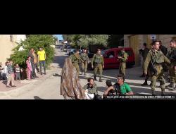 בני משפחת אבו שמסייה חוסמים את הרחוב במחאה על מעצר הבנים, תל רומיידה, חברון, 10.5.19