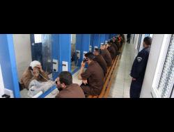 ביקור בני משפחות  אצל אסירים פלסטינים בכלא גלבוע, 5 במארס 2016. צילום: חגי אהרון/AFP/Getty Images